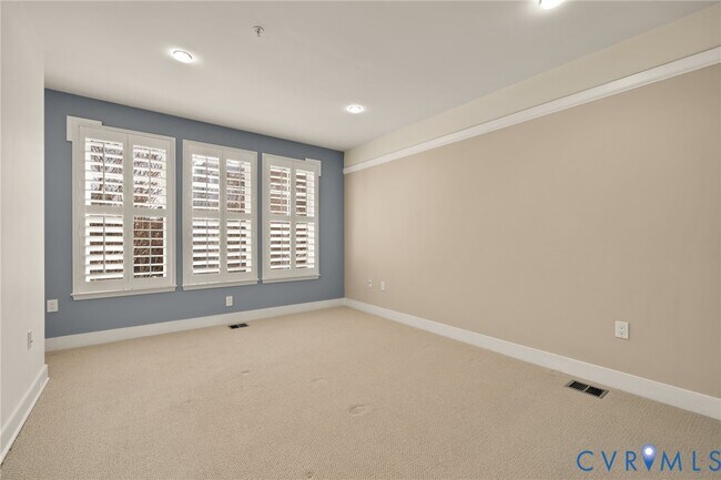 Building Photo - 1418 N Rhodes St