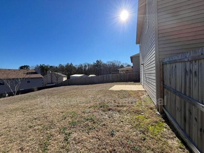 Building Photo - 410 26th Ct