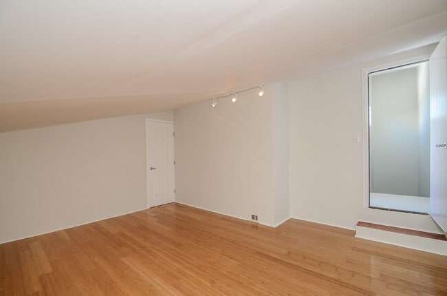 Building Photo - 1522 Blodgett St