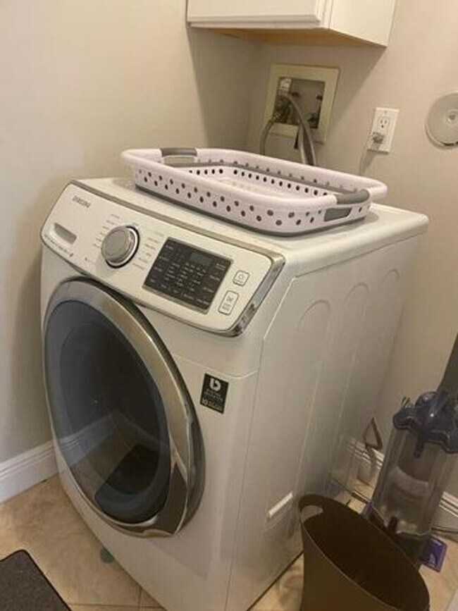 Building Photo - 7891 Manor Forest Blvd