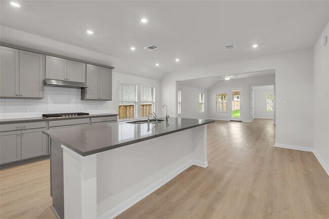 Building Photo - 113 Charro Ct