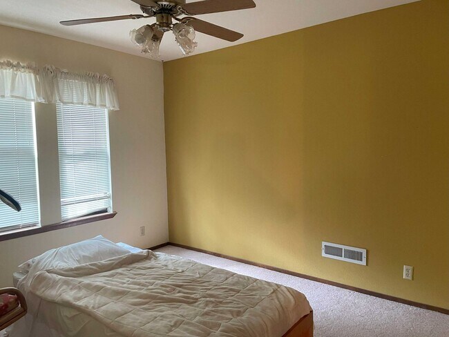 Building Photo - Short term 4-8 mo.  rental-Lake view 3 bedroom, 3 bath plus office in Lake Wildwood, Penn Valley, CA