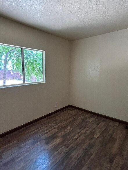 Building Photo - 3204 6th St