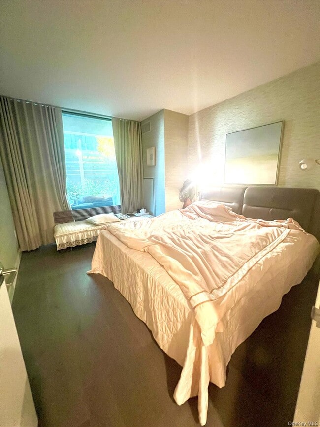 Building Photo - 131-03-131-40 40th Rd