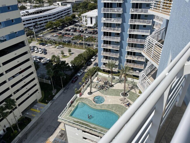 Building Photo - 1551 N Flagler Dr