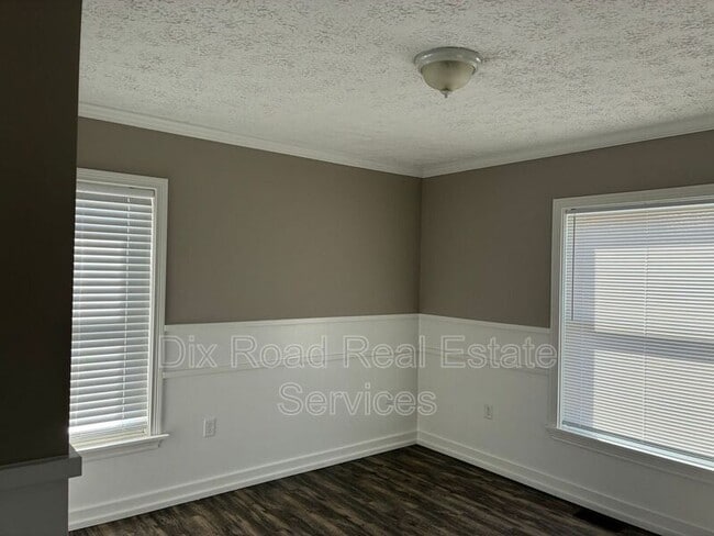 Building Photo - 915 Bellaire Ave