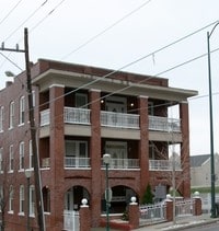 Building Photo - 528 E 8th St