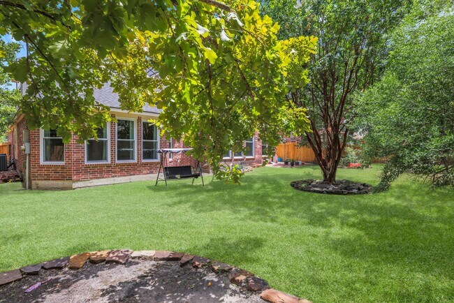 Building Photo - 27 E Artist Grove Cir