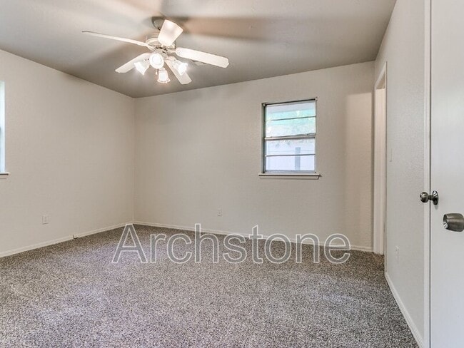 Building Photo - 5216 Coble St