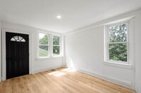 Building Photo - READY FOR MID-OCTOBER! This BEAUTIFUL 1-be...