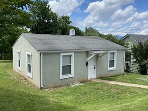 Building Photo - Adorable two bedroom, one bath house!