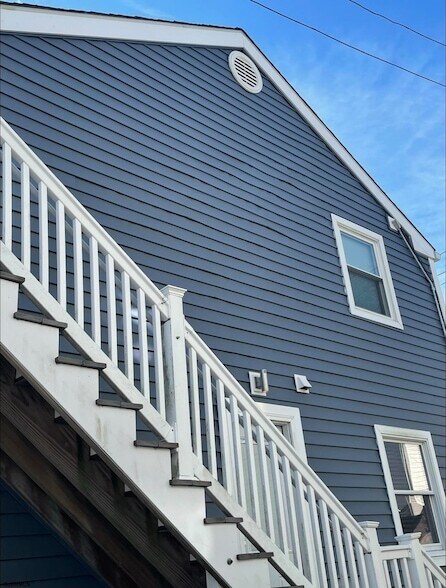 Building Photo - 206 N Wilson Ave