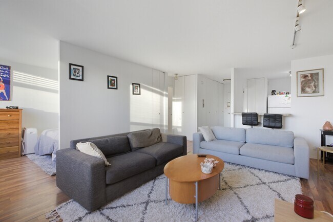 Building Photo - 1355 N Sandburg-303DD