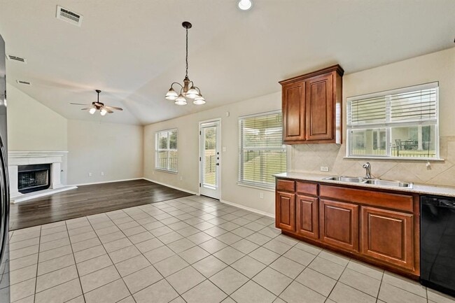 Building Photo - 49 White Magnolia Cir
