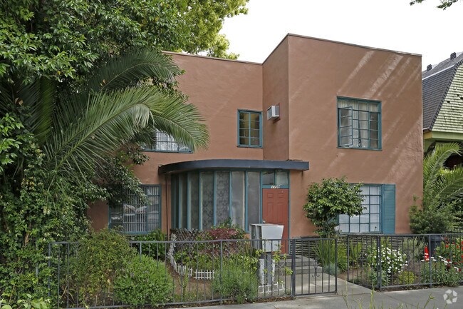Primary Photo - 1709 Capitol Ave