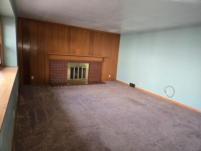 Building Photo - 132 Corll St