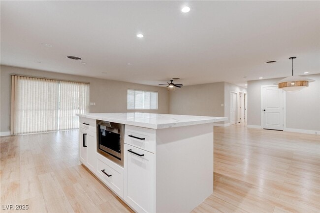 Building Photo - 1404 Campbell Dr