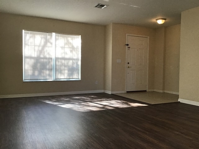 Building Photo - 357 Sky Valley St