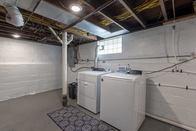 Building Photo - 19620 Ormiston Ave