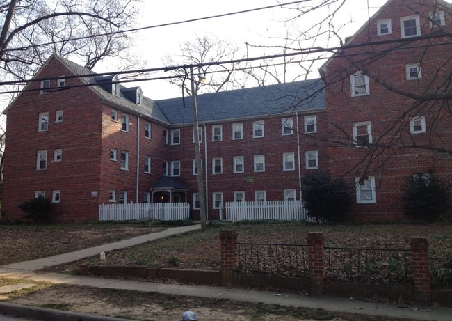 1207 - 1209 47th St. - 1207 W. 47th Street
