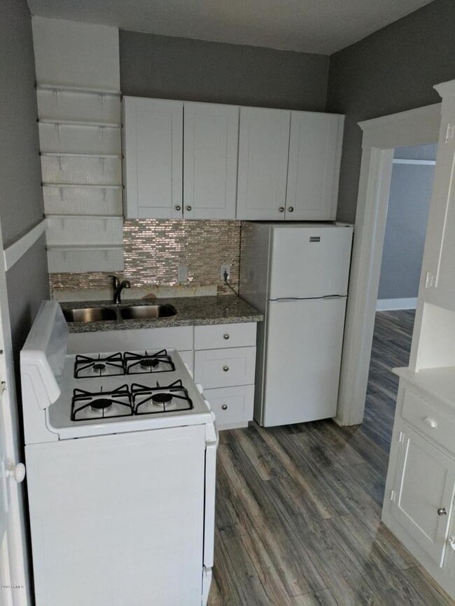 Building Photo - 1117 N 5th St