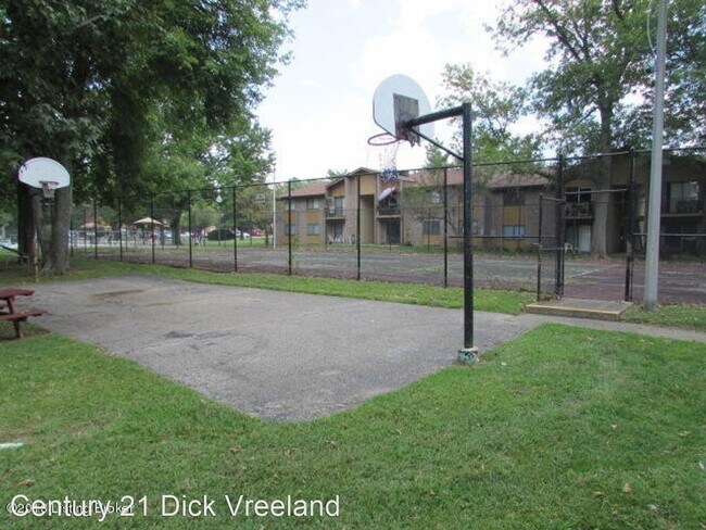 Building Photo - 2 br, 1 bath House - 7084 Wildwood Circle #83