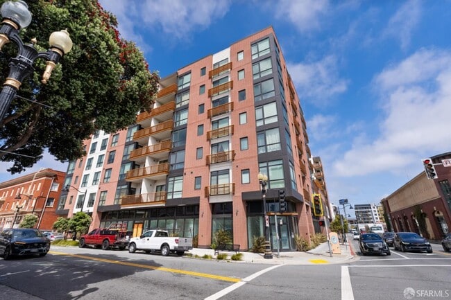 Building Photo - 200 Linden Ave