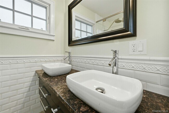 Building Photo - 20845 Soundview Ave