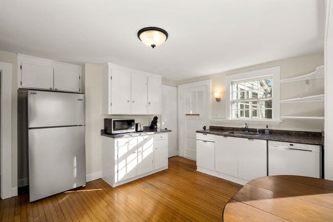 Building Photo - 2 Noahs Hl Wy