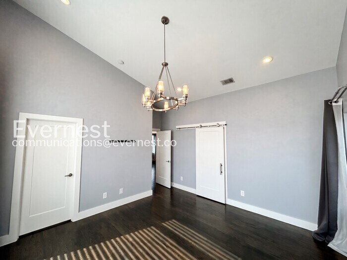 Building Photo - 915 Delmas Ave