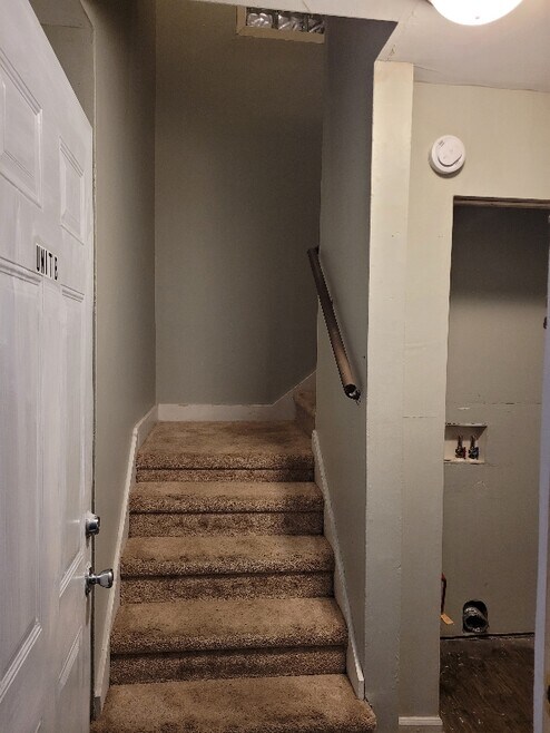 Building Photo - 1010 N Pine St