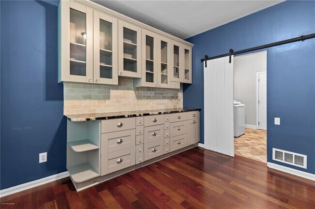 Building Photo - 2990 Hearthstone Dr