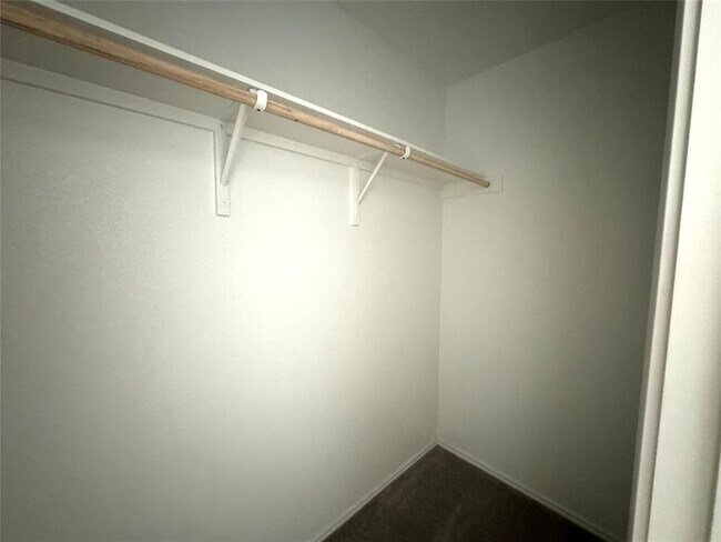 Building Photo - 410 Drizzle Dr