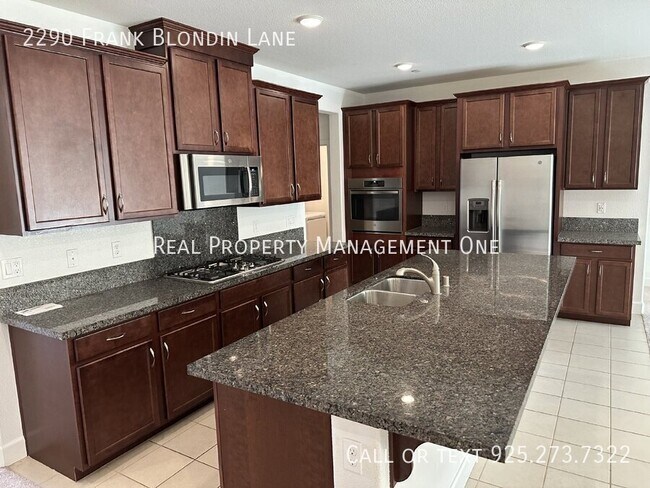 Building Photo - 2290 Frank Blondin Ln