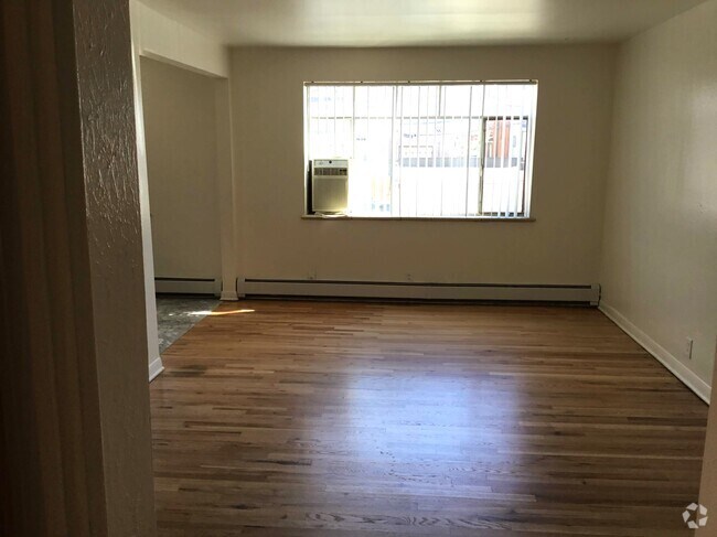 Building Photo - 1350 Columbine St