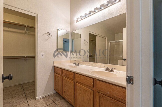 Building Photo - 8646 E Nido Ave