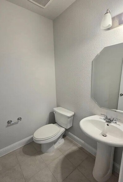 Building Photo - 3017 Burwick Ln