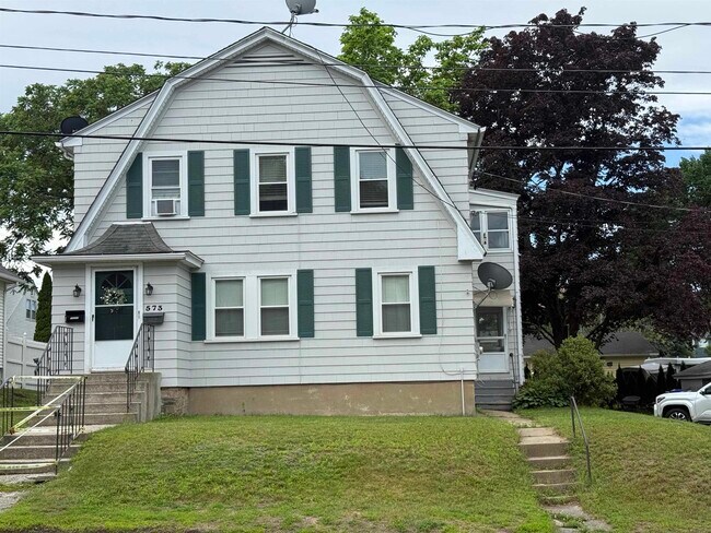 Building Photo - 573 Spruce St