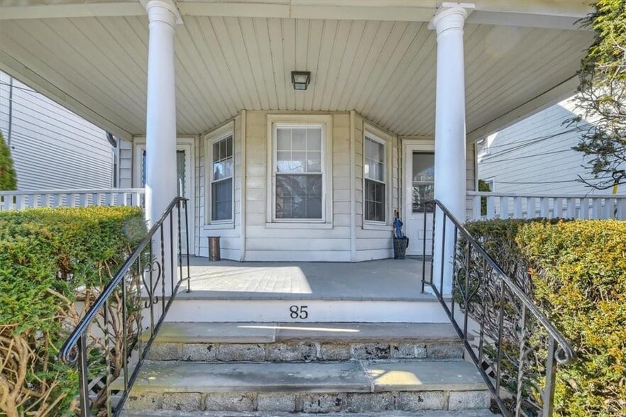 Building Photo - 85 Parkway Rd