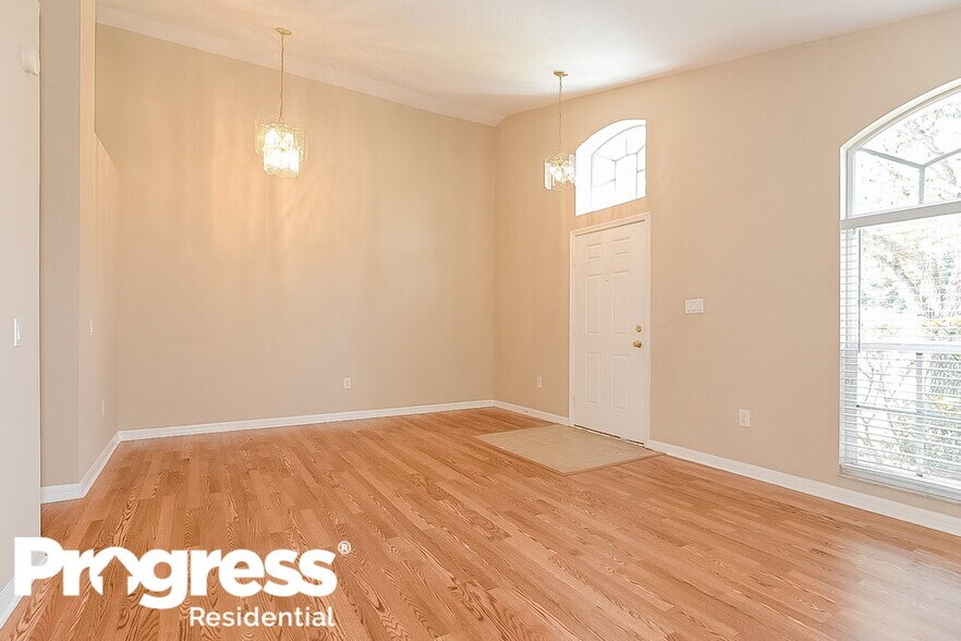 Building Photo - 25806 Bloomsbury Ct