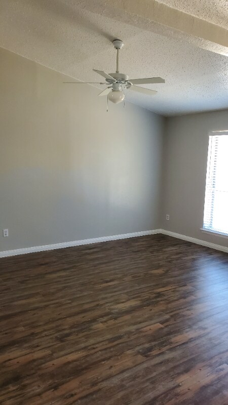 Building Photo - 15 E Mountain Ln