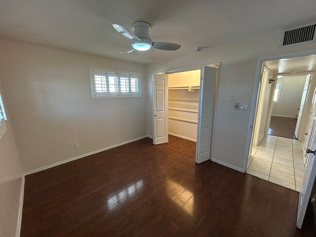 Building Photo - 5015 N 13th Ave