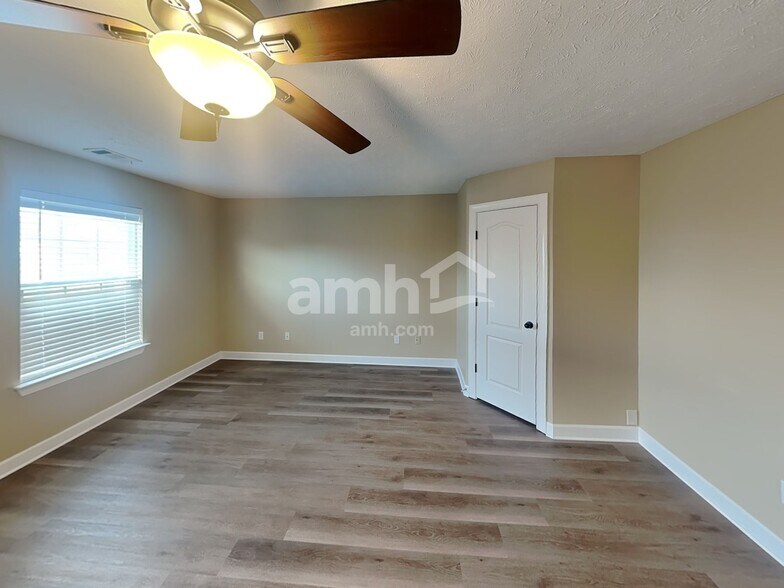 Building Photo - 3028 Bluffhollow Gap