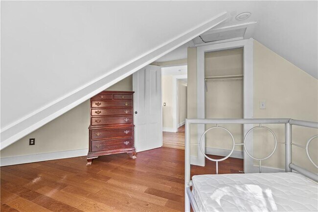 Building Photo - 18 Rhode Island Ave