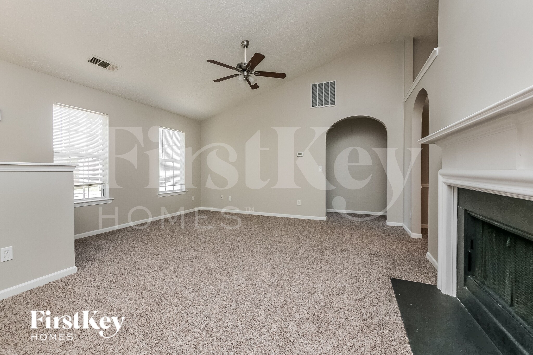 Building Photo - 10668 Daisy Cove