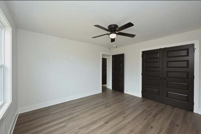 Building Photo - 1609 Elizabeth Rd