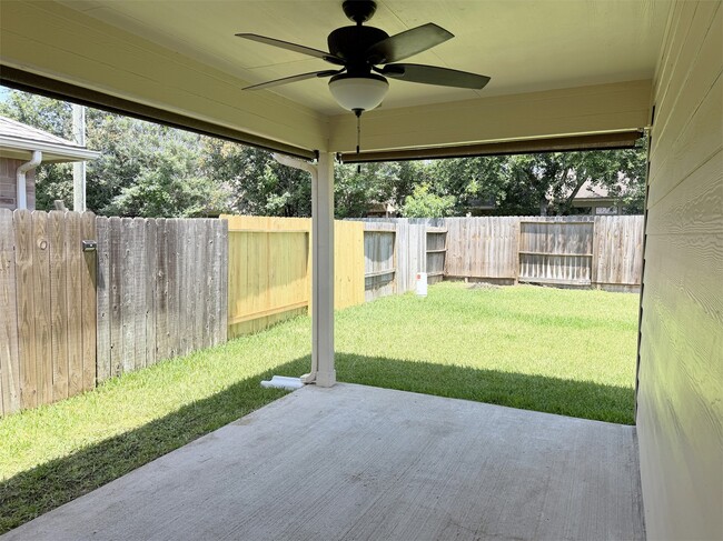 Building Photo - 6351 Applewood Forest Dr
