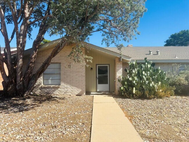 Primary Photo - 3718 Monclair Ave