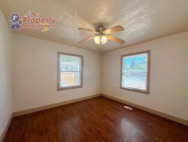 Building Photo - 1721 S Pacific St