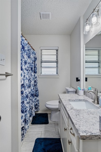 Building Photo - 130 Elmview Ln